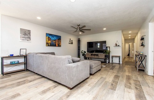 Oakdale House | 2-bedroom house in Oakdale!
