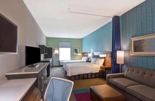 Ferry Pass Hotel | 2 Convenient Units! Free Parking, Breakfast, Close to Historic Pensacola Village