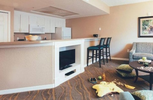 Orange Lake Hotel | 2 Cozy Units with Kitchen & Pool! Short Drive to SeaWorld Orlando and Universal!