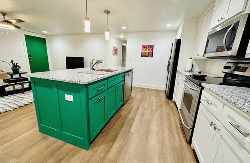 Springdale House | 2 Queen Beds, Bunk, sleeps 7 on .5 acre. Great access to all NWA activities
