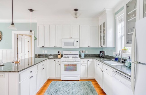 Nelscott House | 2 Story Olivia Beach Beauty-Close to Beach-BBQ-Carriage House