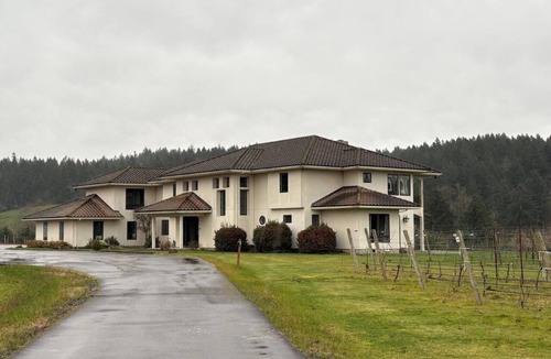 Stafford - Tualatin Valley House | 20 acre private winery estate - 9250 square foot house with 5 bedroom suites