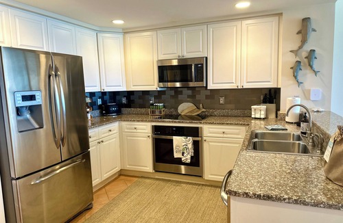 Pensacola Beach Condo | 2026 Dates now open! Emerald Isle, 5 star, Free Lazy Days beach chairs.