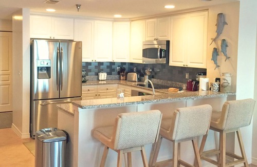 Pensacola Beach Condo | 2026 Dates now open! Emerald Isle, 5 star, Free Lazy Days beach chairs.