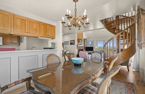 Duck House | 2381 - Peaceable Kingdom by the Sea - Sanderling Oceanfront Townhome w/Water Views