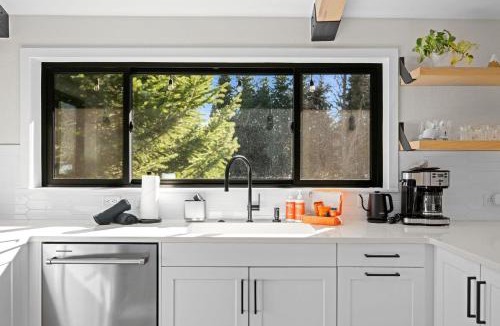 Willowbrook Meadows House | 249 E Coyote