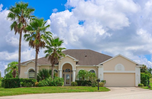 Highlands Reserve Villa | 25 Min to Disney! Highlands Residence – 5BR Pool Villa w/Golf Views
