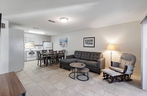 Gulf Breeze Apartment | 2BR King, 5 Beds, Yard Access + Private Patio, Sleeps 8, Near Beaches, Dogs OK