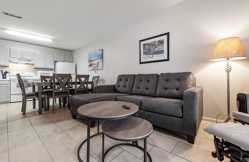 Gulf Breeze Apartment | 2BR King, 5 Beds, Yard Access + Private Patio, Sleeps 8, Near Beaches, Dogs OK