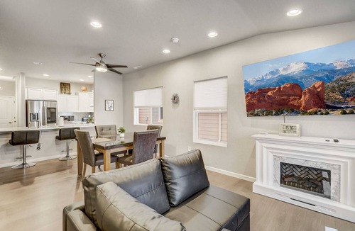 Southeast Colorado Springs Apartment | 2BR w Swing bench Porch & BBQ | Garden of the Gods
