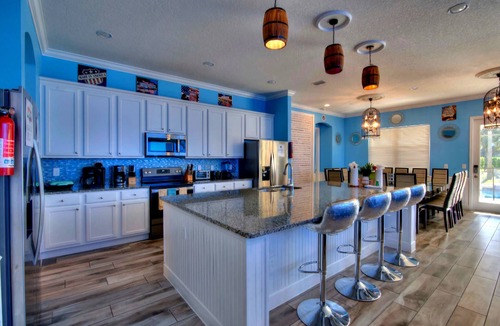 Loughman House | 2xSide-by-side,Bowling,1GB wifi,videowall TV,ensuites, US-Music-themed, sleep 80