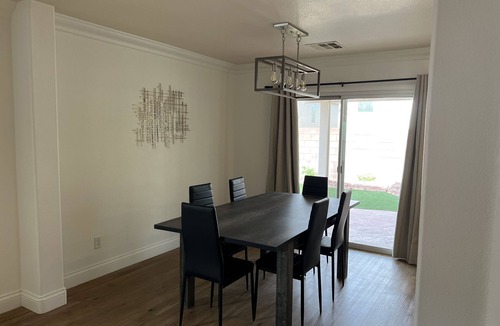 Enterprise House | 3 Bed 2.5 Bath House Getaway 15 minutes to Strip
