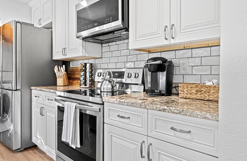 Lawton Woods House | 3 Bedroom ~ Pet Friendly ~ Coastal Casual & Refined Style ~ 8 Cotton Lane
