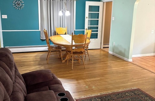 Rohrerstown House | 3-bedroom ranch in fantastic Lancaster