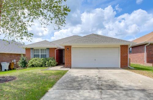 Milton House | 3 Mi to Escambia Bay: Home w/Deck & Private Yard!