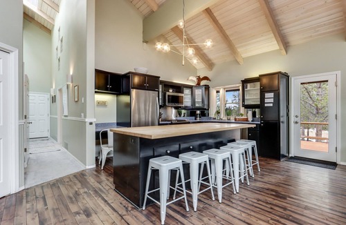Oregon Water Wonderland House | 3 Private Riverfront Acres. Sleeps 30. Dock/Hot Tub/Pool Table/Disc Golf