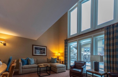 Elkhorn Hotel | 3 Spacious 2-Bed Lodge Apt by Village Amenities & Steps to Shops & Outdoor Trail