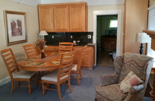 Downtown Klamath Falls House | 30+Day❤️of Downtown | SmartHouse | 4KTV | King, 2 Queens, Double + Twin | BBQ, P