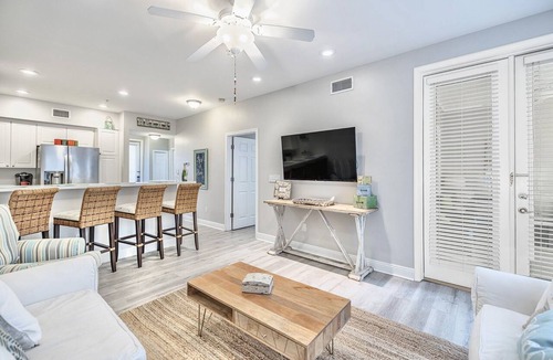 Santa Rosa Beach Condo | 30A ☀️ 119 10*Star Reviews | Huge Pool | Gym | Putting Area | Beach Gear ☀️ Gated
