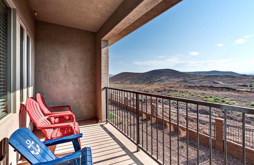 Hurricane House | 384 Zion Village Resort 7 Bedroom/5 bathroom Family Retreat w/private Jacuzzi
