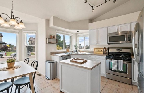 Monument House | (3Bd 3Ba) 279 Misty Creek Dr, Monument, · Mountain Views, Family Friendly, Close to AFA!