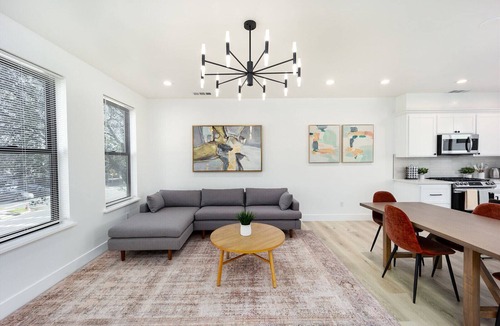 Downtown Sacramento House | 3BR Midtown townhome - Walk to Golden 1 & Capitol