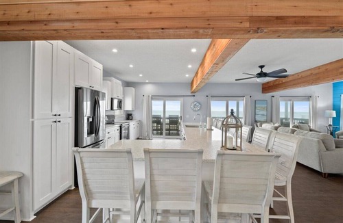 Lullwater Beach On Gulf Of Mexico House | 4 Bedroom Beachfront Home Near Pier Park! Gorgeous Unit with 2 Master Bedrooms. Sleeps 10!