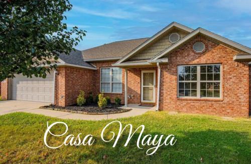 Bethel Heights House | 4BR Home - Central to University of Arkansas & Walmart HQ - I-49 Access