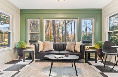 Buckhead House | 5 BD, 4 King Beds Gazebo, Ping Pong, Cornhole Half Acre Lot Walk to Lenox