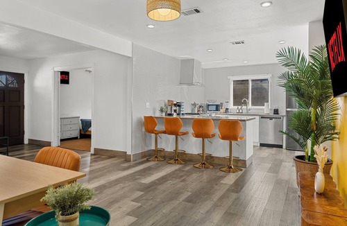 Westminster House | 5-bedroom house with Pool, Hot tub and Gameroom in Midway City