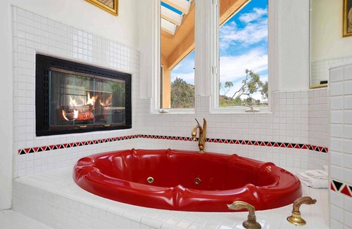 Orange House | 5 Bedroom Private Estate on Hill in Orange with City Light/Mountain Views
