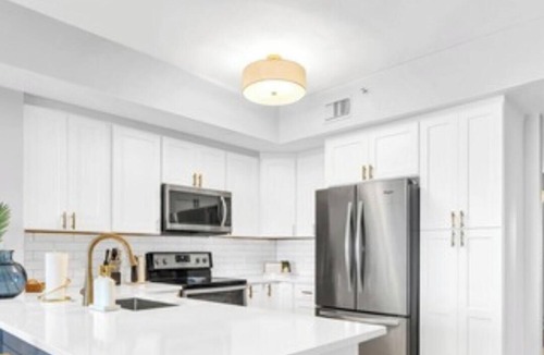 Miramar Beach Condo | 5 Star Stays Stocked Luxury Retreat 2 Kg Suites