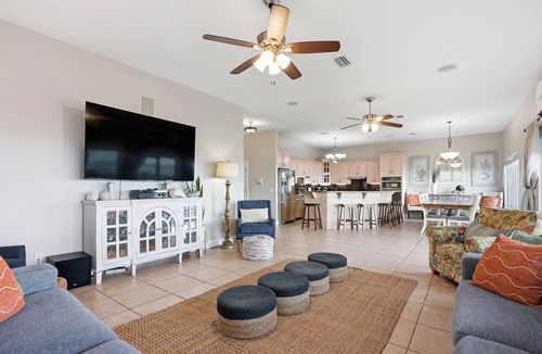 Lullwater Beach On Gulf Of Mexico House | 6 bedroom Beachfront Home! Walk to Pier Park! Sleeps 16!