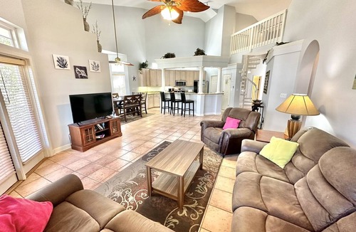 Sandestin Condo | 6-Seat Golf Cart! Steps to Pool! 5259TS