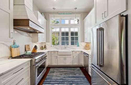 Watercolor House | 6-Seater LSV/golf cart, Bikes, & Carriage House! NEXT TO Camp WC, Pet Friendly!