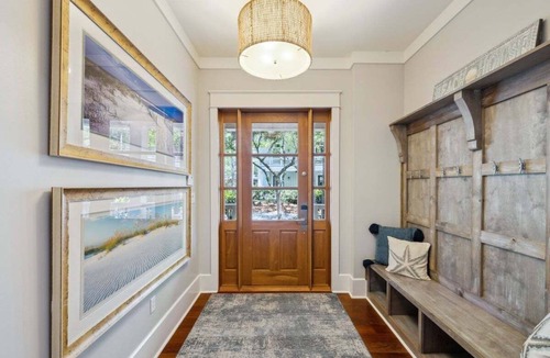 Watercolor House | 6-Seater LSV/golf cart, Bikes, & Carriage House! NEXT TO Camp WC, Pet Friendly!