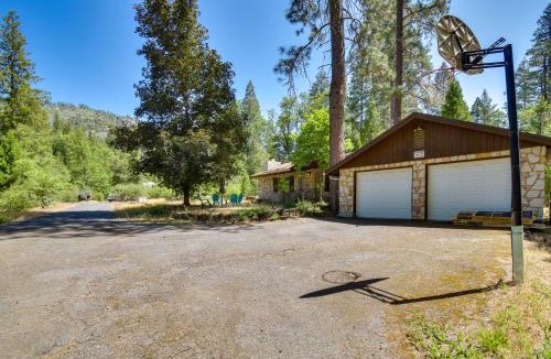 Harden Flat House | 7 Mi to Yosemite Nat'l Park: Riverfront Getaway!