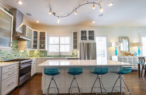 Sunnyside House | Across the Street from the Beach with Private Pool - Luxury House. 4 King suites
