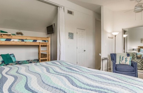 Villa Sabine Condo | Adorable/Affordable! Renovated 1BR/2 Full Bathroom - Pensacola Beach Condo!