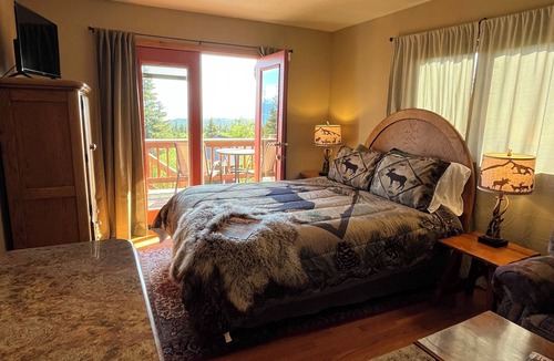 Fritz Creek Apartment | Adorable apartment with unparalleled glacier Mountain View’s in charming Homer.