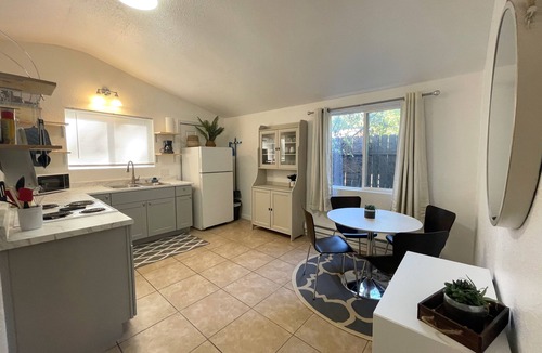 Middletown Cottage | Adorable Cottage in downtown Middletown - Close to Harbin Hot Springs!