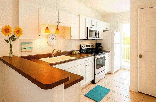 Northwest Pensacola House | Affordable Family & Pet-Friendly Comfort Quick Drive to Beaches, Bases & DTown