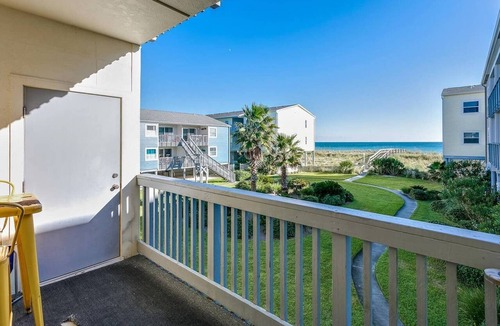 Pensacola Beach Condo | Affordable Gulf View Condo w/Pool!