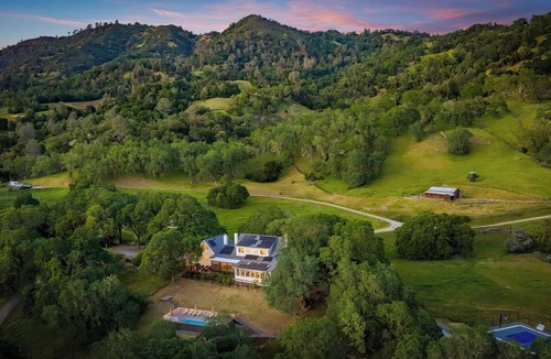 Cloverdale House | Alexander Valley | Hot Tub, Pool & Pickleball