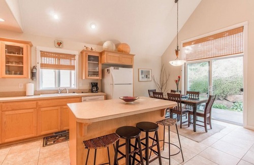 Four Sisters House | Aloha Dunes - Hot tub, EV plug, near beach, dog ok