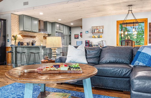 Cashiers House | Amazing Mt Views, Hot Tub, Trails, Fire Pit on 10 acres, 4 miles to Cashiers!