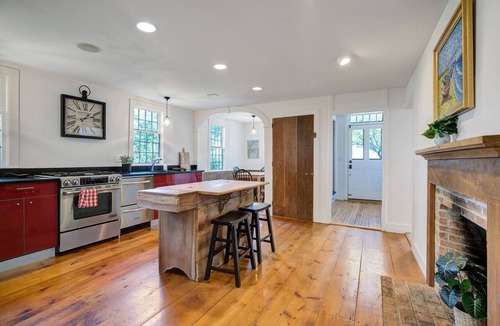 South Woodstock House | Antique Farmhouse, Walk to South Woodstock Village