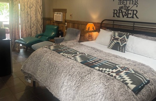 Noel Hotel | Arthur Murray's Motel