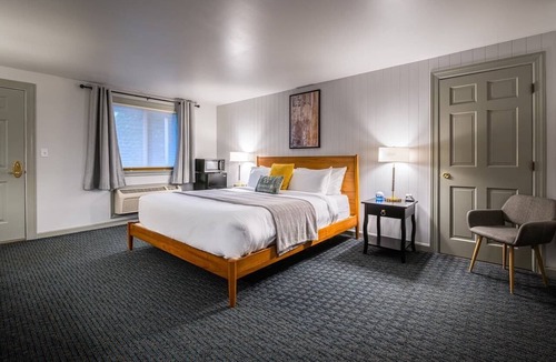 Peterborough Condo | At Riverhouse you will find a home away from home!