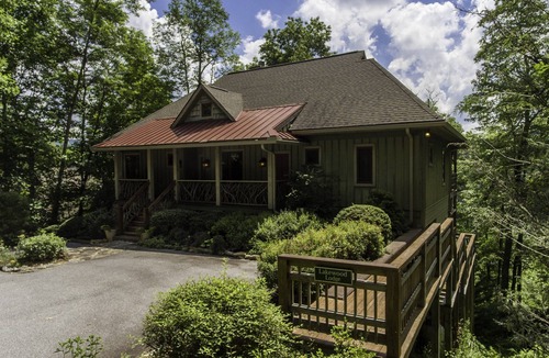 Cashiers House | AUG AVAILABLE - Scenic Lake Glenville and Mountain Views in Trillium community